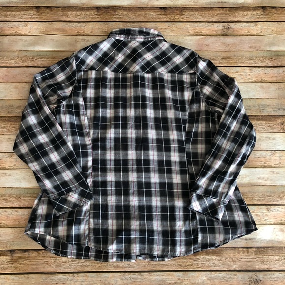 Women’s Torrid Black Pink Plaid Studded Shirt - Picture 8 of 8